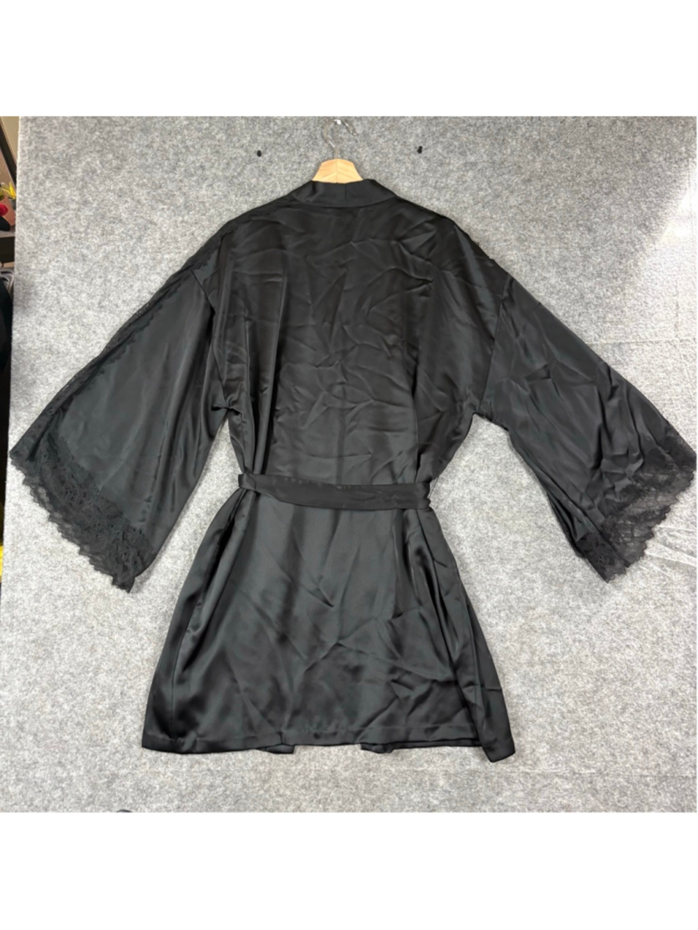 Victoria’s Secret M/L Black Satin Lace Trim Robe Kimono Tie Waist - Picture 4 of 6